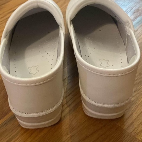 White Dansko Clogs 36 - Picture 4 of 8